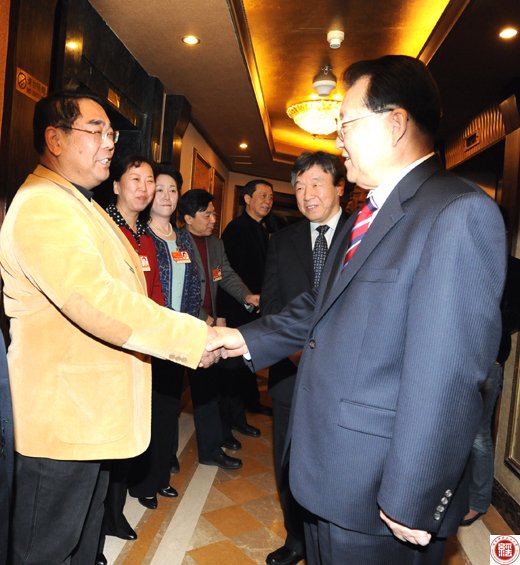 http://news.huel.edu.cn/images/13/06/24/96gf2wj2ka/64C2AFC3E3191DB054263BE75FDE2005.jpg